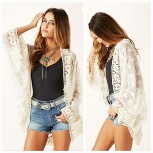 Nightcap by carisa rene lace kimono 85% Cotton, 15% Nylon Size 2